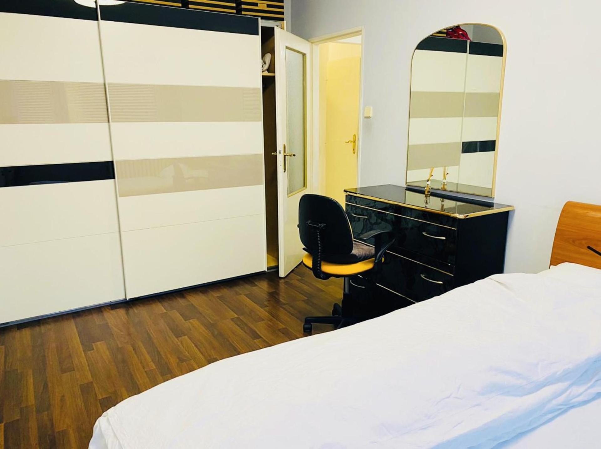 Apartment Stunning 2-bed In 4 Prag