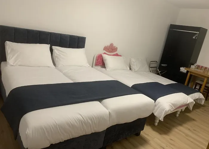 Stunning 2-Bed Apartment In Praha 4