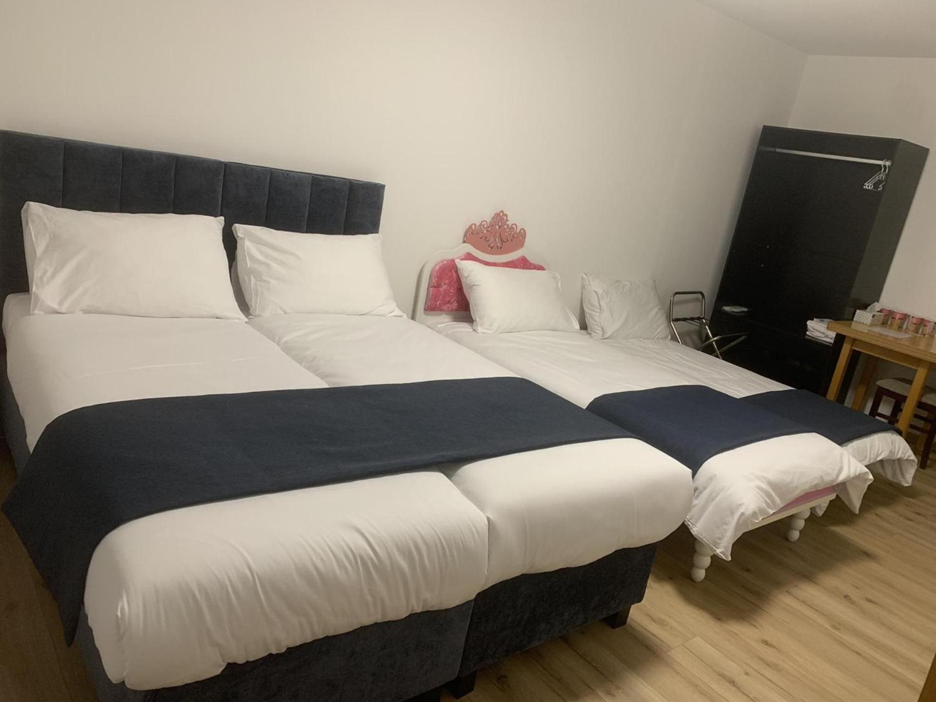 Stunning 2-bed In 4 Apartment